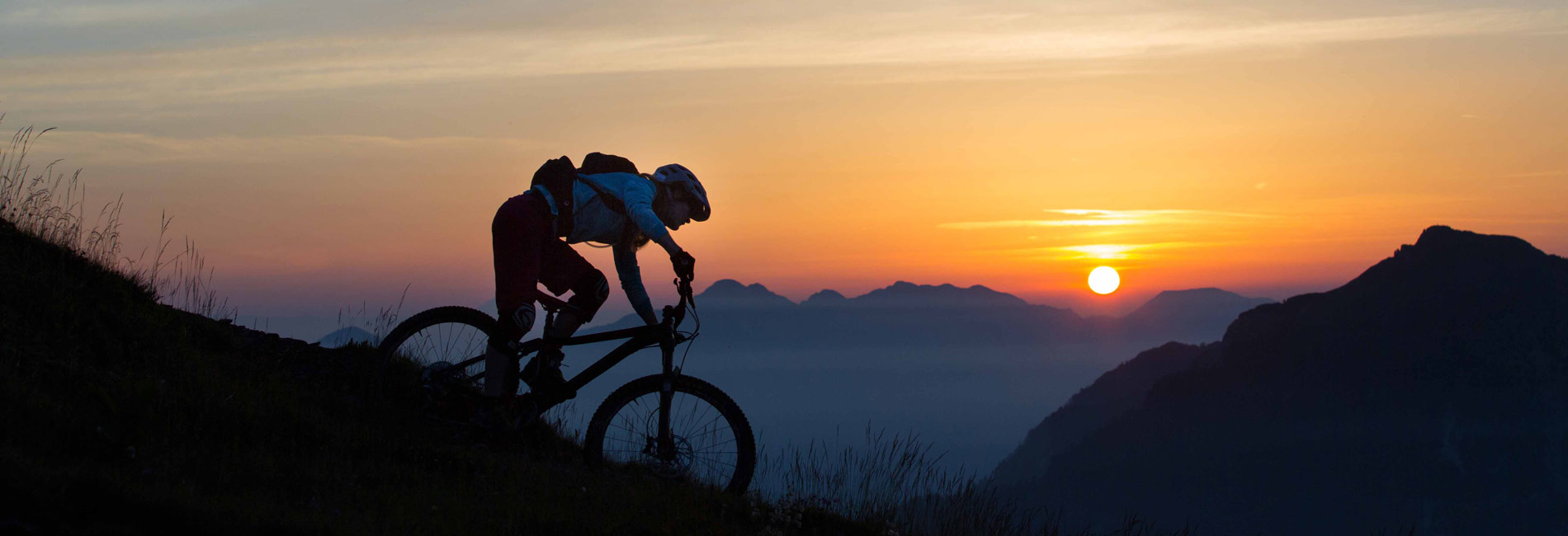 Biken im Sonnenuntergang in Kärnten - Copyright Nassfeld AT