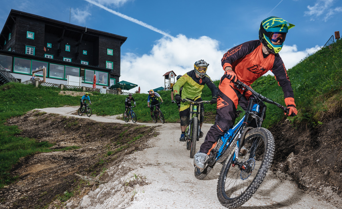 Downhill biken und Freeriden in Mariazell auf der Bürgeralpe - copyright Bikealps
