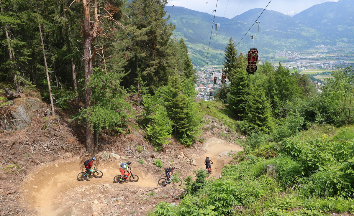 Downhill Biken im Bikepark Lienz in Osttirol - copyright TVB Osttirol/ Erwin Haiden