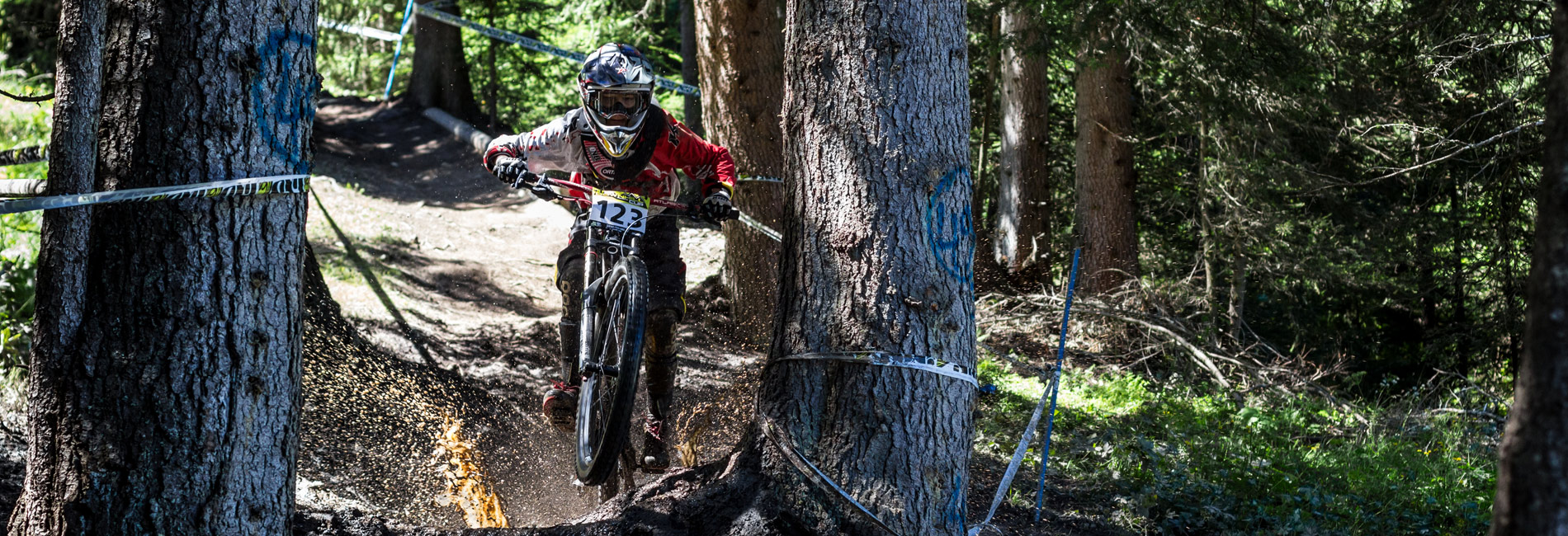 Downhill biken und Freeriden im Bikepark Serfaus Fiss Ladis - copyright Felix Pirker