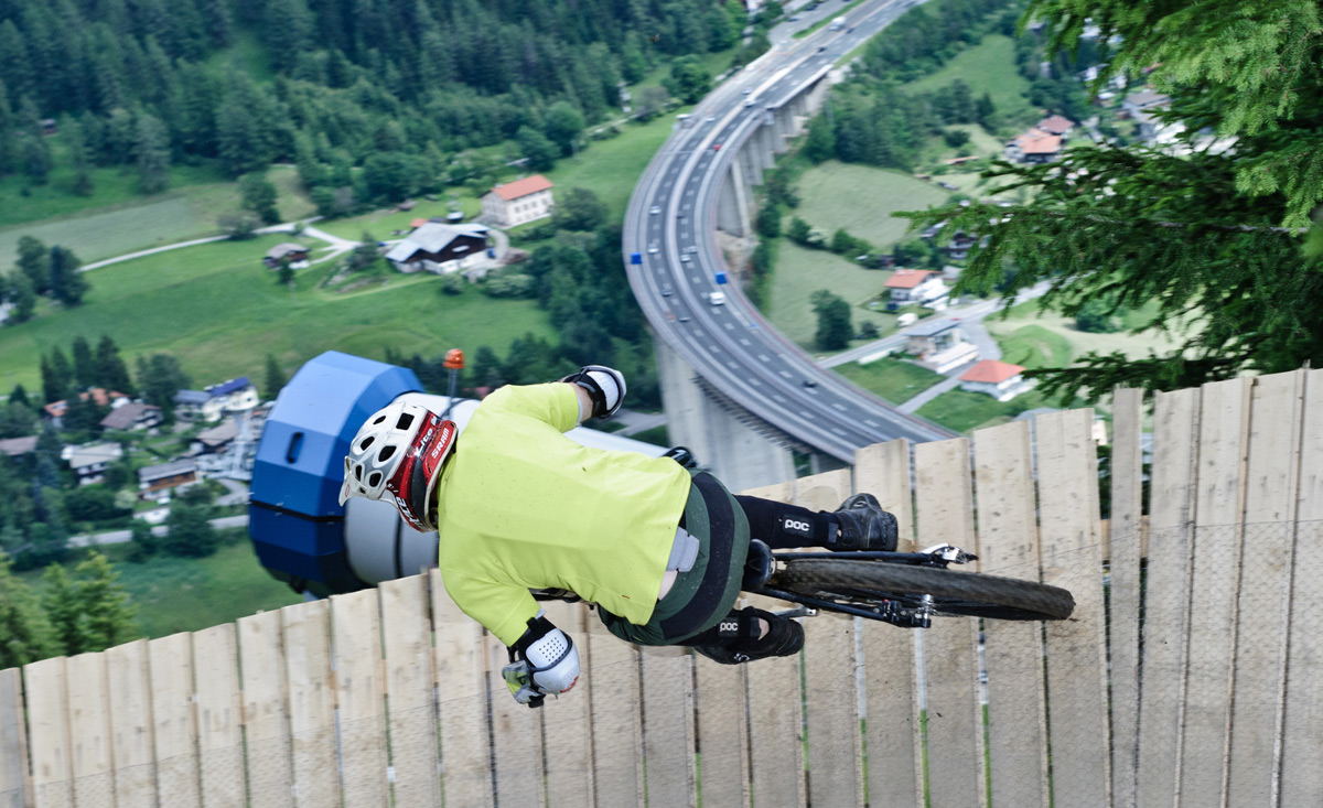 Bikeparkaction und Downhillspass - Bikepark Tirol im Wipptal - copyright Felix Schüller